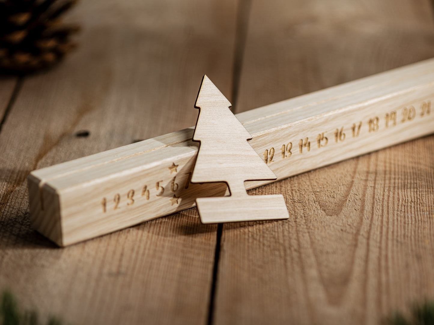 Ewiger Adventskalender aus Holz, 30 cm, Adventskalender Holzleiste, Adventskalender immerwährend, Leiste, Wohndeko, minimalistisch, Büro