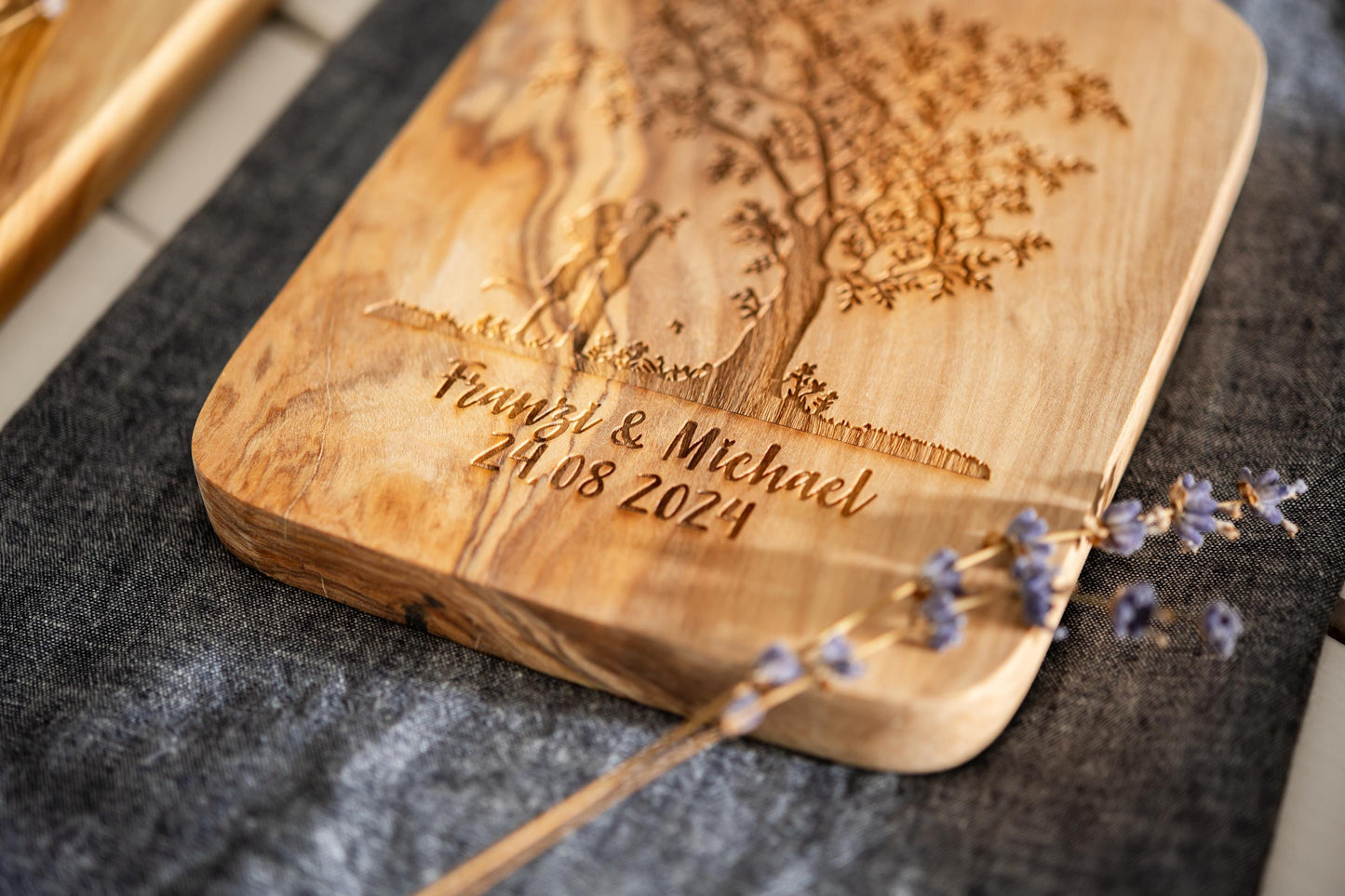 Personalisiertes Schneidebrett, Geschenk zur Hochzeit, Lebensbaum, Name und Hochzeitsdatum, Geschenk für Paare, Geschenk Hochzeitstag
