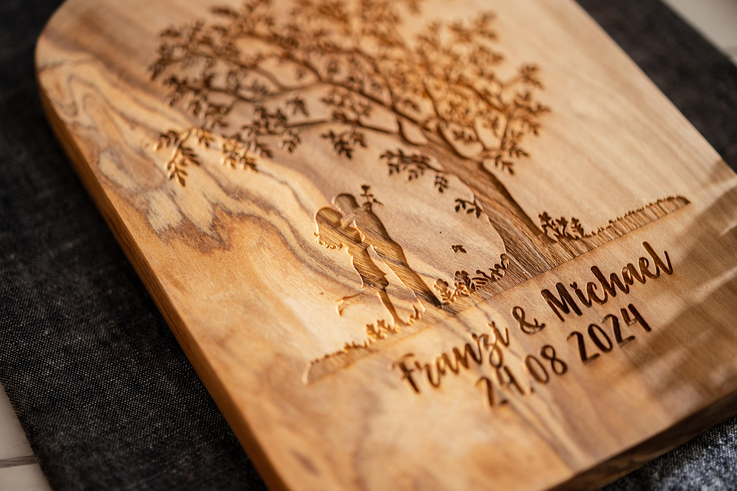 Personalisiertes Schneidebrett, Geschenk zur Hochzeit, Lebensbaum, Name und Hochzeitsdatum, Geschenk für Paare, Geschenk Hochzeitstag