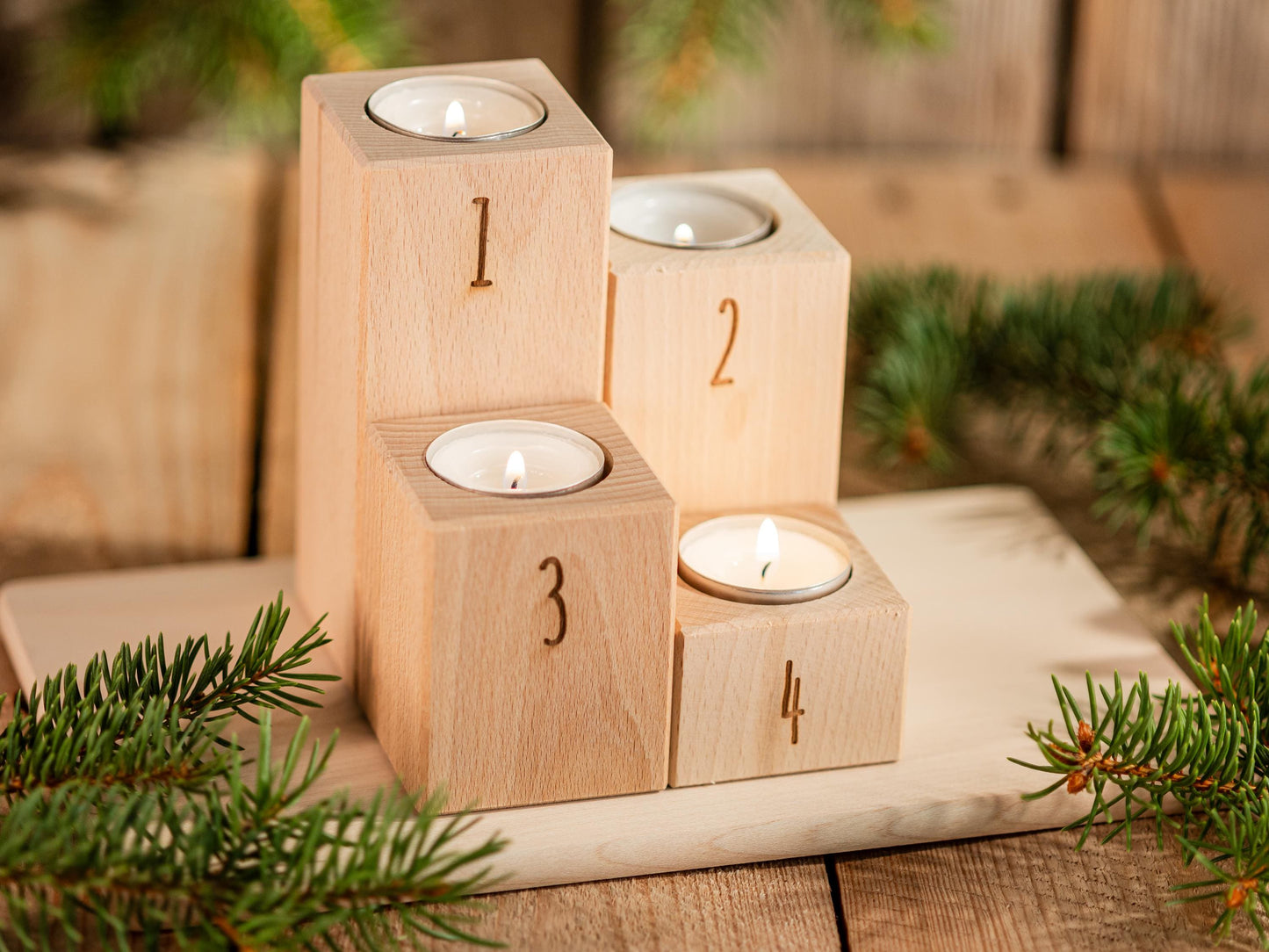 Schlichter Adventskranz aus Holz, 4er Set Kerzenhalter Nordic Style, Teelichthalter graviert, Kerzenständer Buchenholz, Weihnachtskerzen