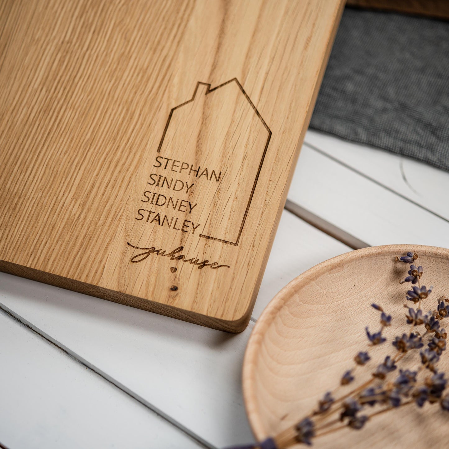 Schneidebrett HAUS, Familiennamen, Zuhause, Schneidebrett personalisiert, Geschenk Einzug, Hausbau, Richtfest, Einzugsgeschenk, Hochzeit