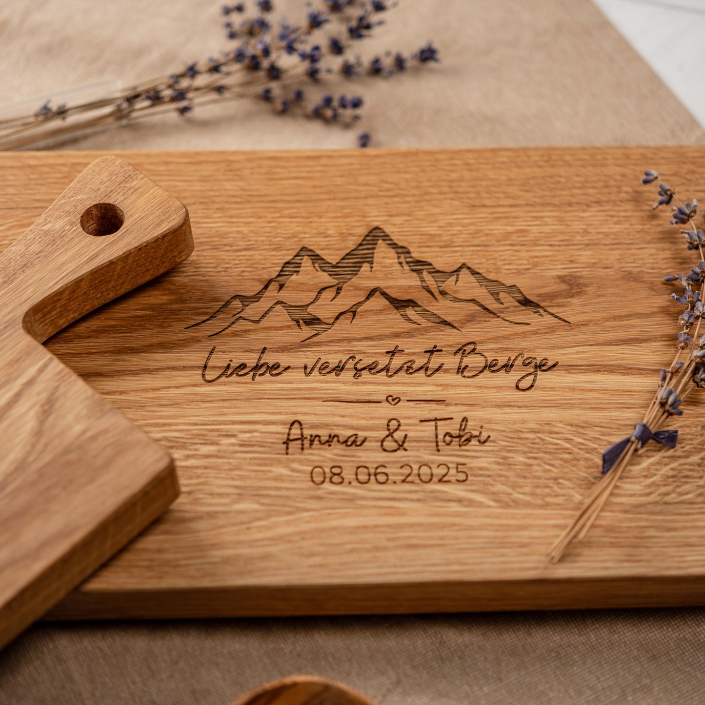 Geschenk Hochzeit, Hochzeitsgeschenk Berge, Schneidebrett, Holzbrett Hochzeit, Hochzeitsgeschenk Wandern, Liebe versetzt Berge