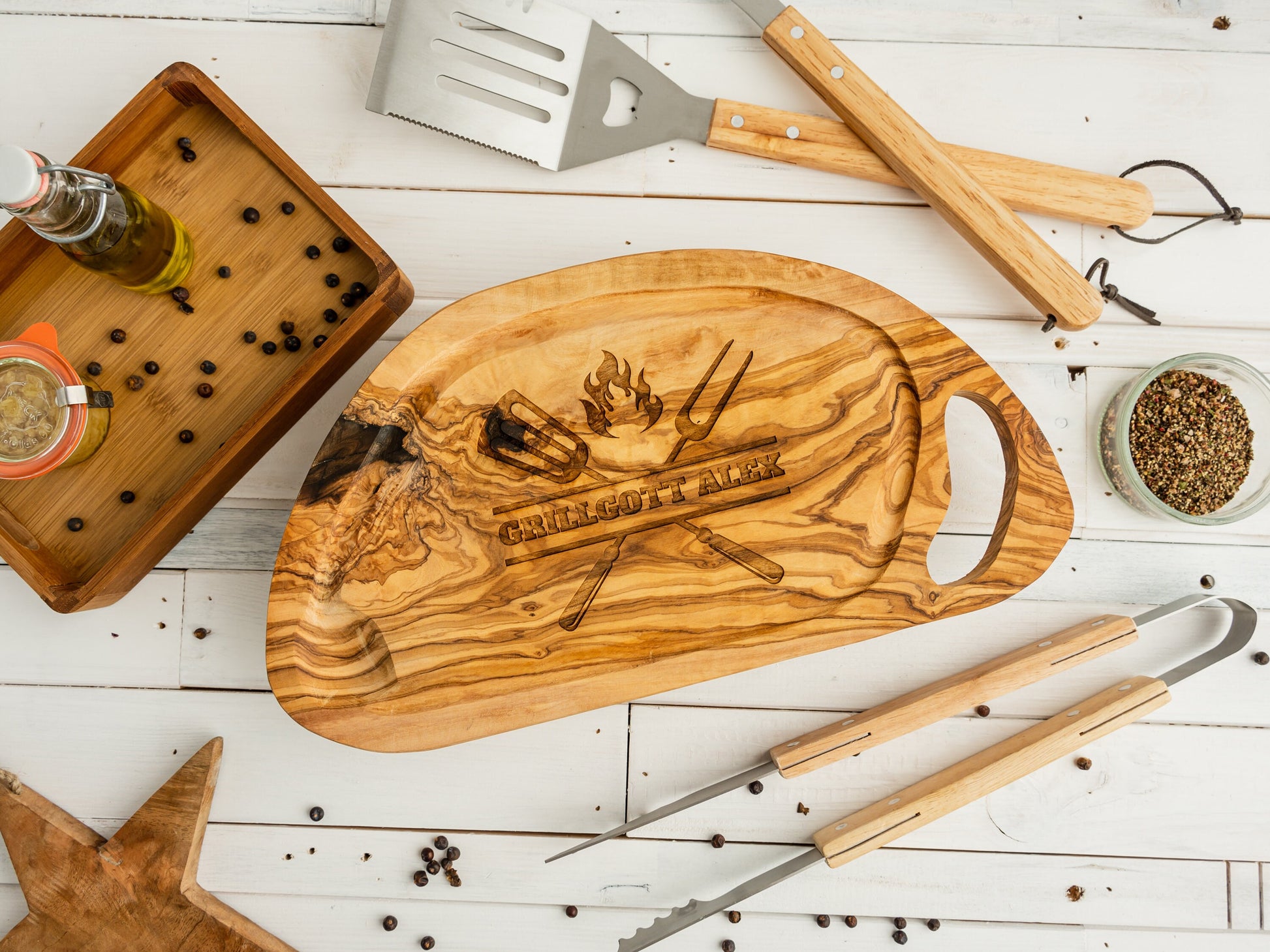 Grillgeschenk mit Gravur, Schneidebrett Männer, Grillmeister, Papa Geschenk, Geschenkidee, personalisiertes Grillbrett, Männergeschenk