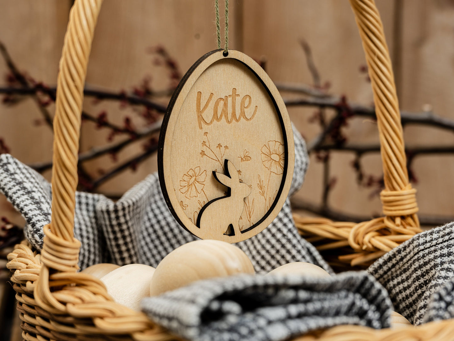 Osterdeko personalisiert aus Holz, Anhänger Ostern mit Name, Osteranhänger, Osterkorb, Osternest, Osterkörbchen, Schmuck Osterstrauß, 9x7 cm