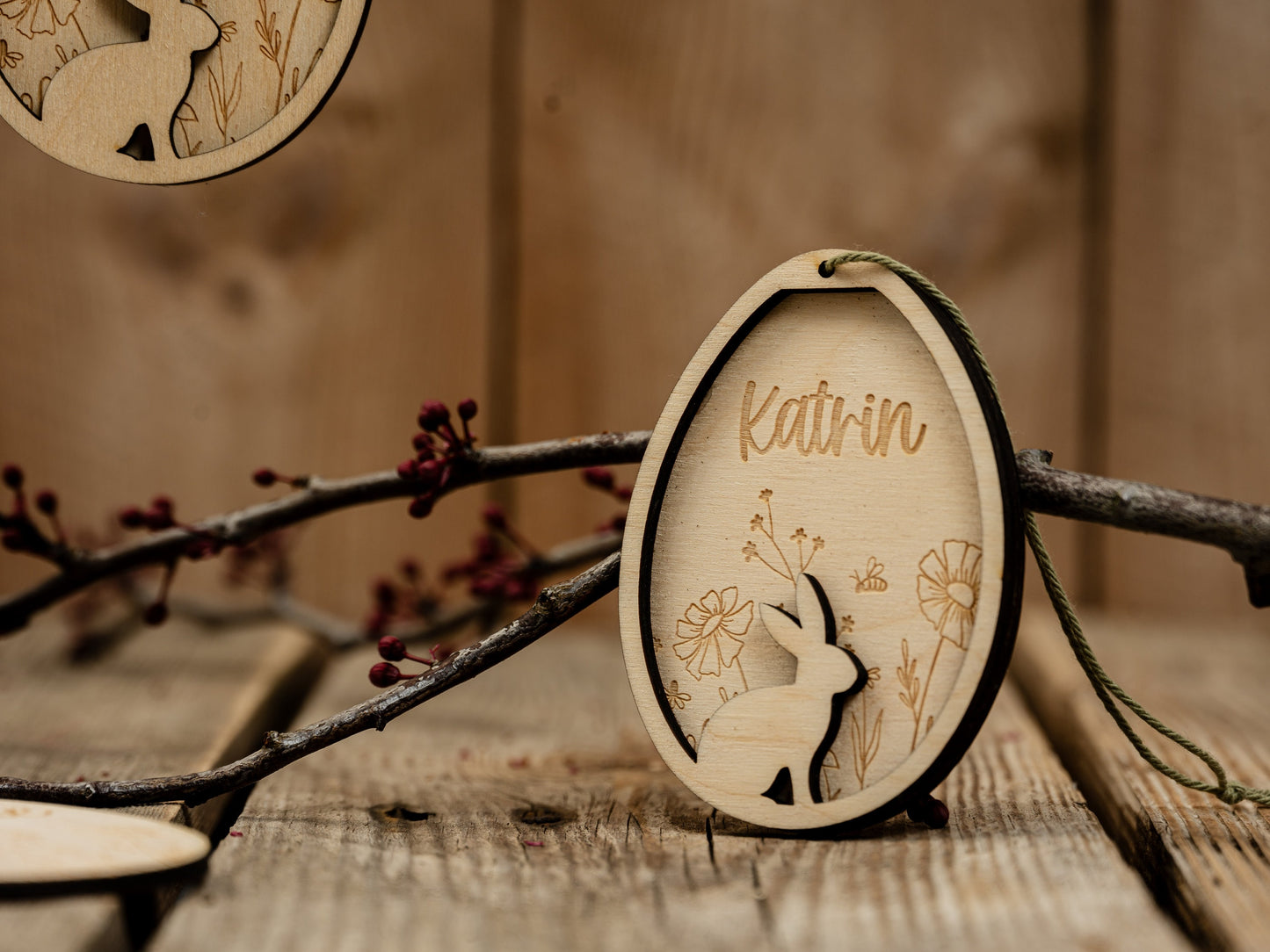 Osterdeko personalisiert aus Holz, Anhänger Ostern mit Name, Osteranhänger, Osterkorb, Osternest, Osterkörbchen, Schmuck Osterstrauß, 9x7 cm