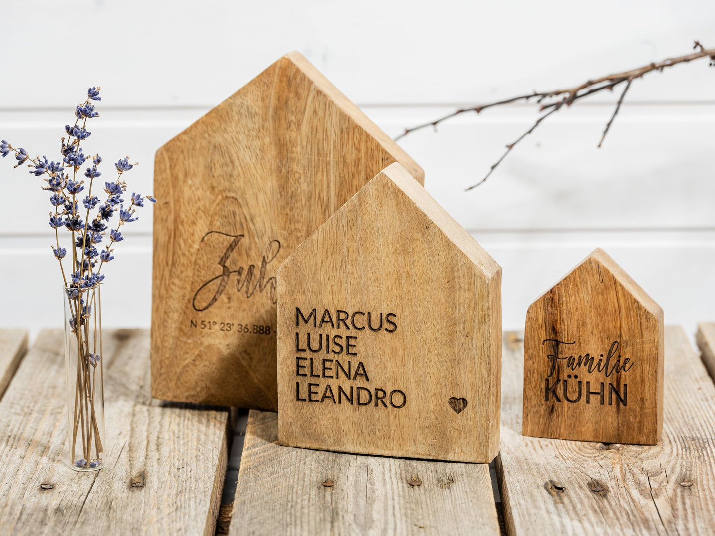 Holzhäuser Koordinaten, Dekohäuser Holz mit Namen, Geschenk zum Richtfest, Einzug, Einzugsgeschenk, personalisiertes Einweihungsgeschenk