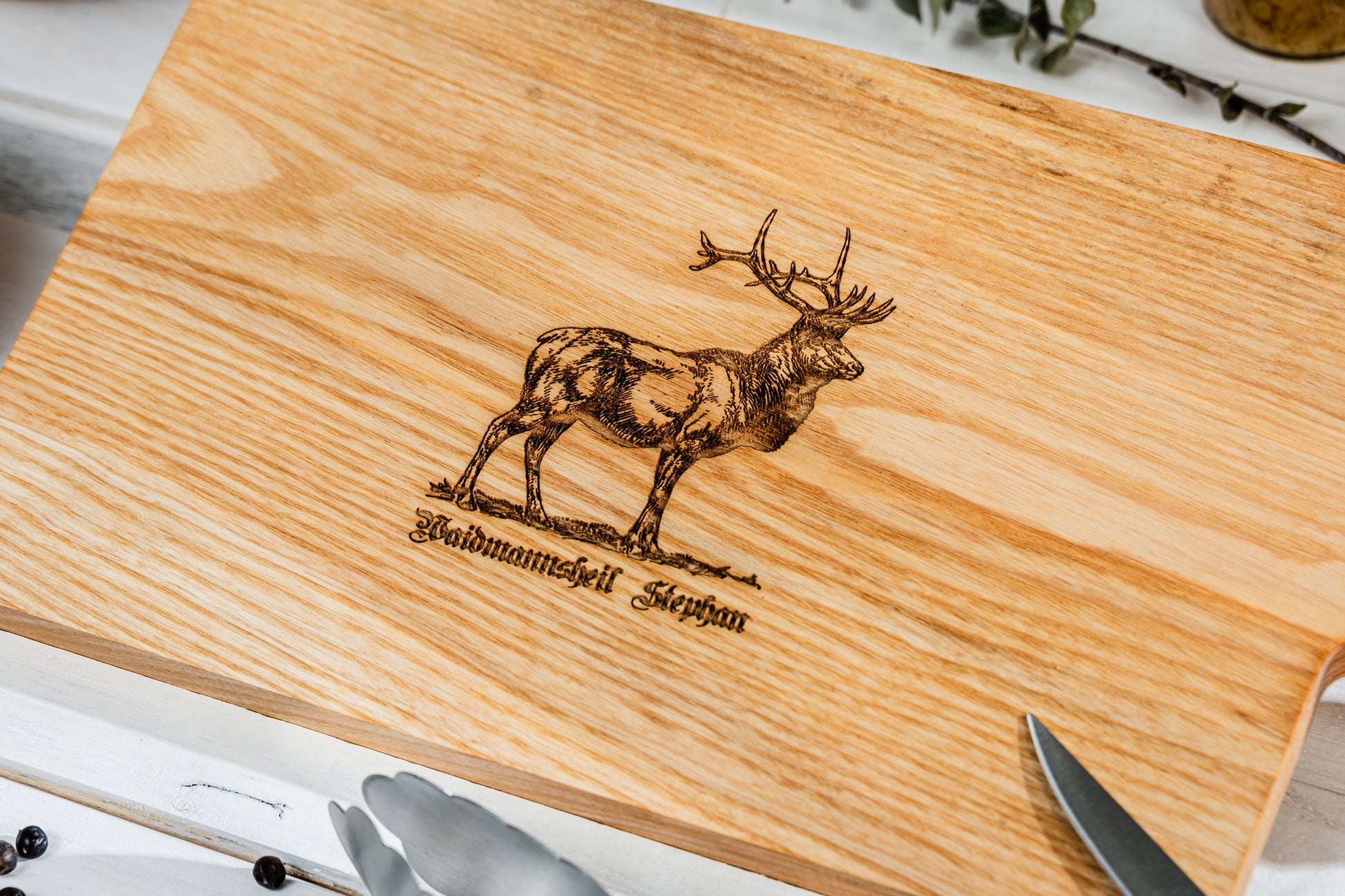 Geschenk Jäger, Personalisiertes Jagdbrett, Schneidebrett mit Gravur, Hirschkopf, Waidmannsheil, personalisiertes Schneidebrett mit Hirsch
