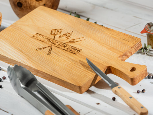 Grillgeschenk mit Gravur, Schneidebrett Männer, Grillmeister, Papa Geschenk, Geschenkidee, personalisiertes Grillbrett, Männergeschenk