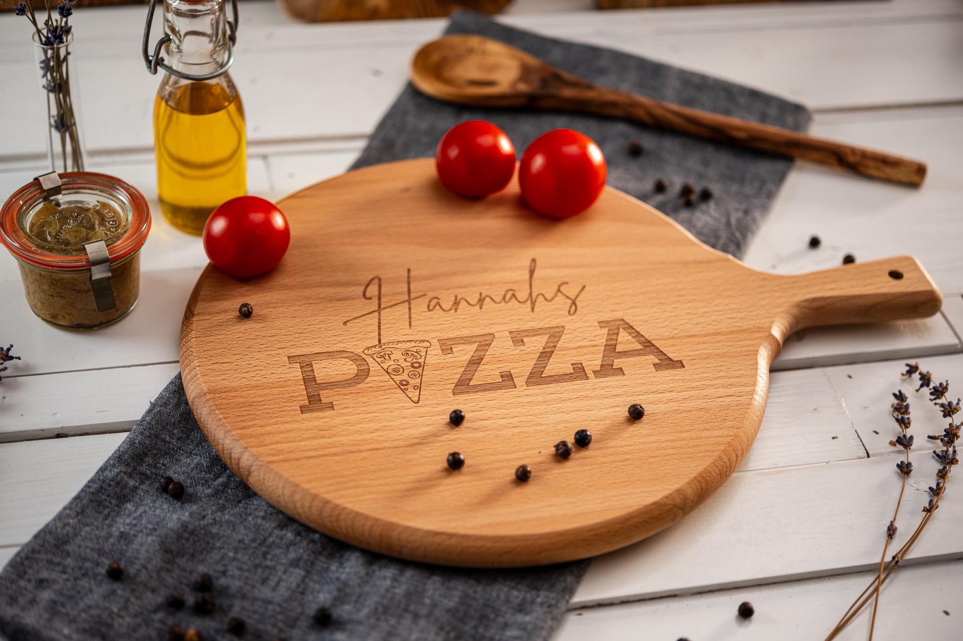 Pizzabrett personalisiert, Pizzateller personalisiert, Pizzaschneidebrett, Pizza, Pizzabrett rund, Geschenk Pizza, Pizzabrett aus Holz