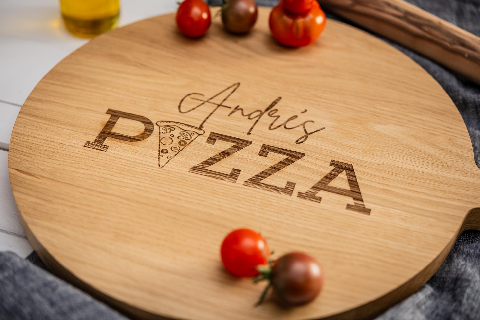 Pizzabrett personalisiert, Pizzateller Eiche, Geschenk Pizzabäcker, Pizzabrett aus Holz, Flammkuchenbrett, Schneidebrett