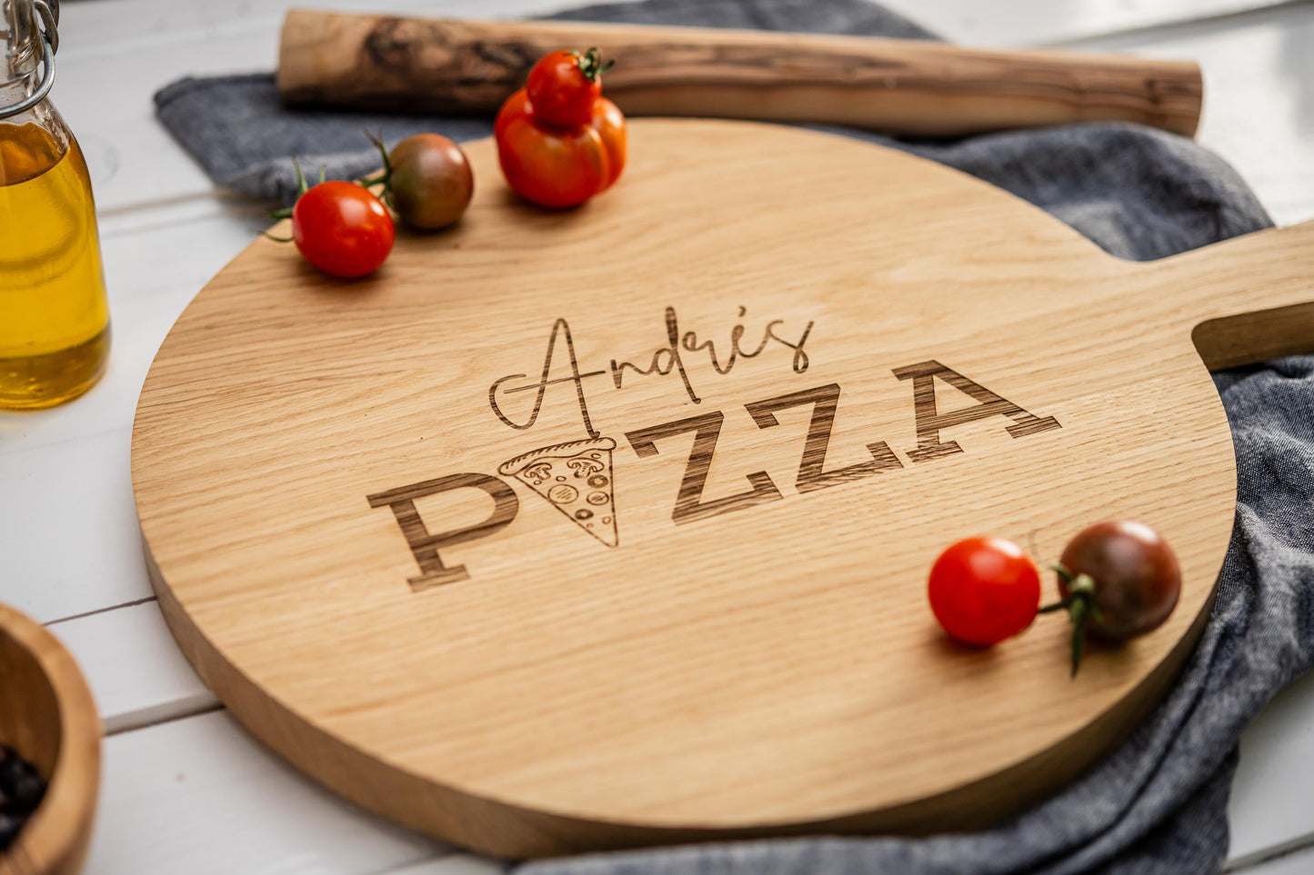 Pizzabrett personalisiert, Pizzateller Eiche, Geschenk Pizzabäcker, Pizzabrett aus Holz, Flammkuchenbrett, Schneidebrett