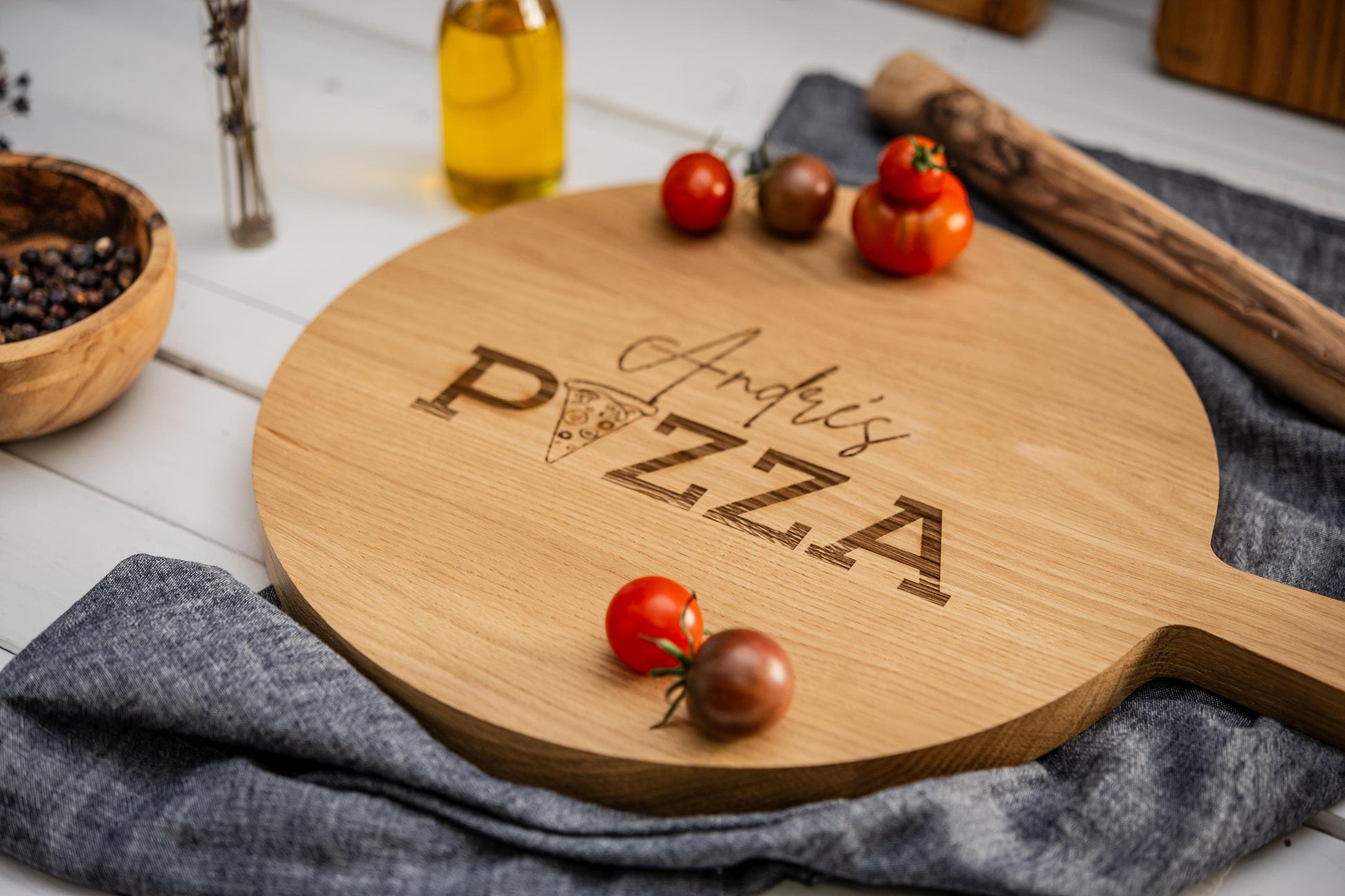 Pizzabrett personalisiert, Pizzateller Eiche, Geschenk Pizzabäcker, Pizzabrett aus Holz, Flammkuchenbrett, Schneidebrett