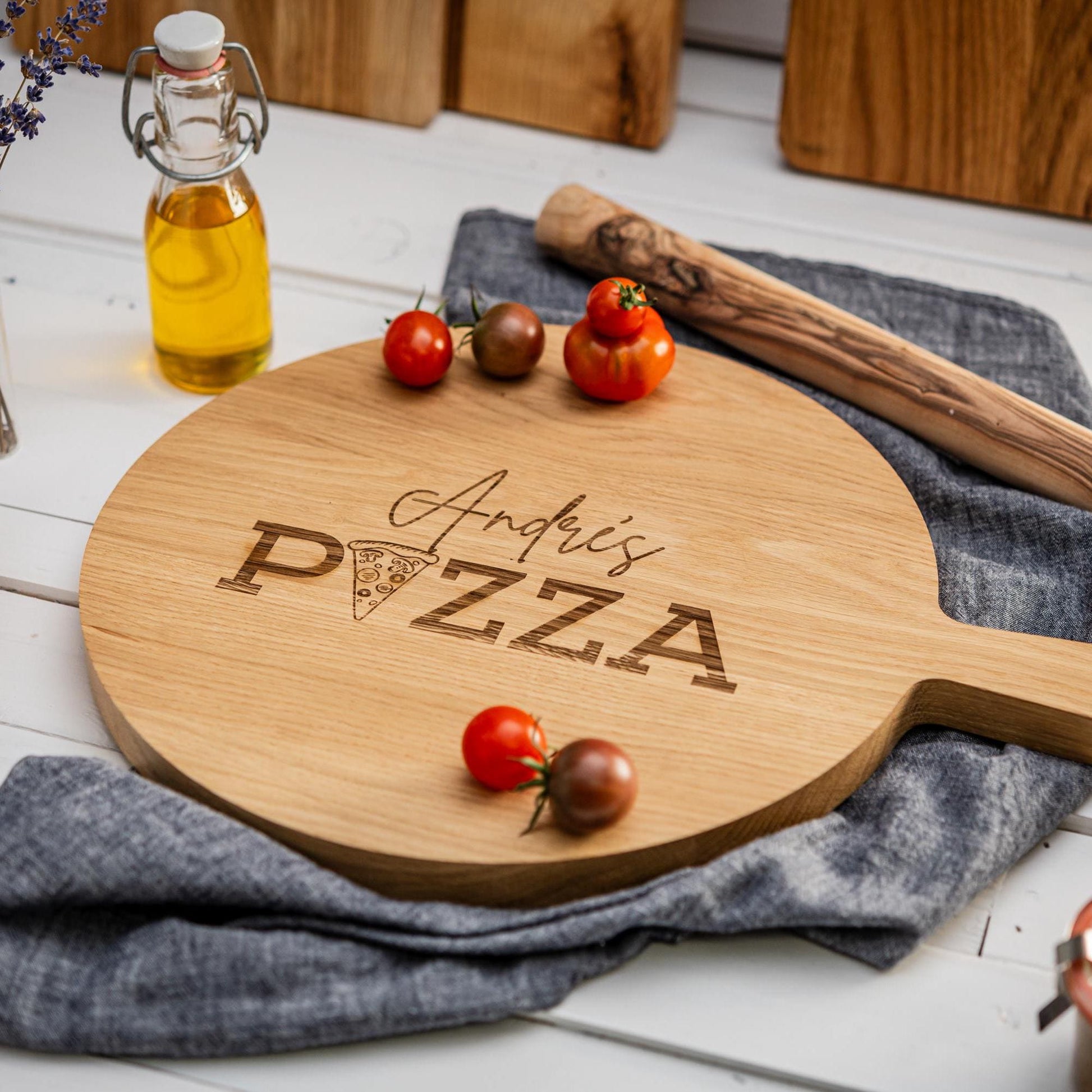 Pizzabrett personalisiert, Pizzateller Eiche, Geschenk Pizzabäcker, Pizzabrett aus Holz, Flammkuchenbrett, Schneidebrett