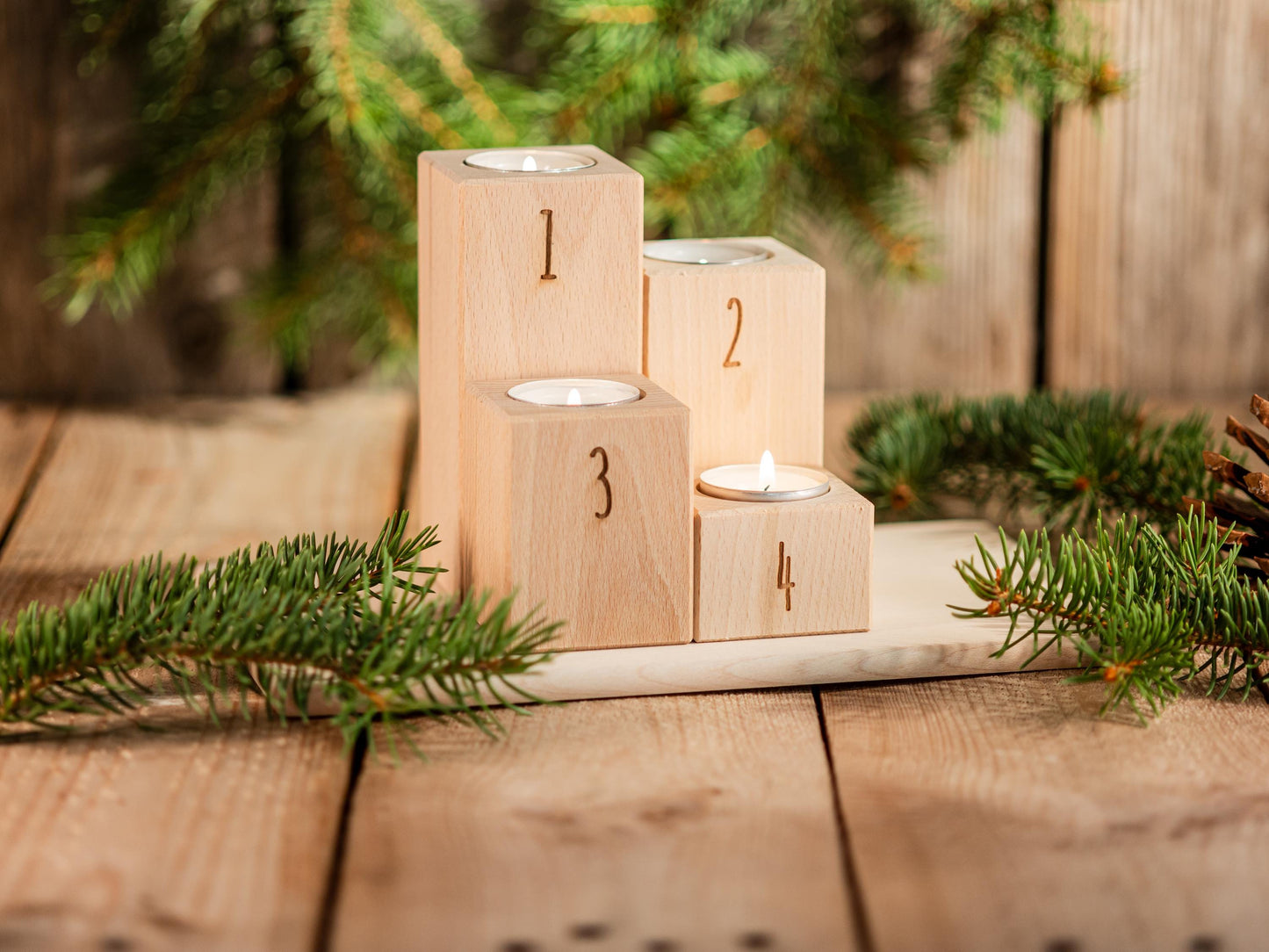 Schlichter Adventskranz aus Holz, 4er Set Kerzenhalter Nordic Style, Teelichthalter graviert, Kerzenständer Buchenholz, Eichenholz