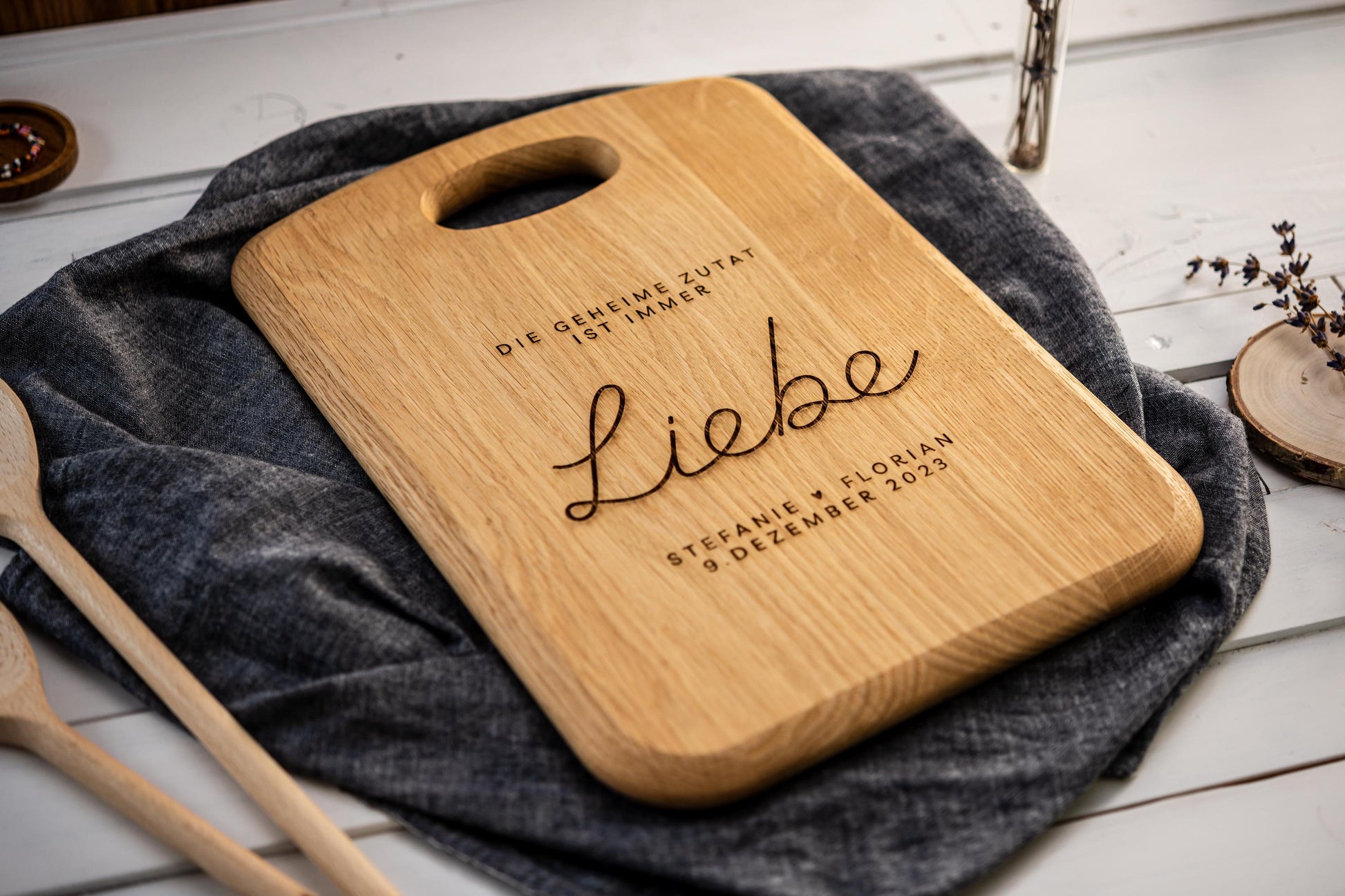 Die geheime Zutat ist immer Liebe - Hochzeitsgeschenk, Geschenkidee zur Hochzeit, Silberhochzeit, Verlobung, Brautpaar Name + Hochzeitsdatum