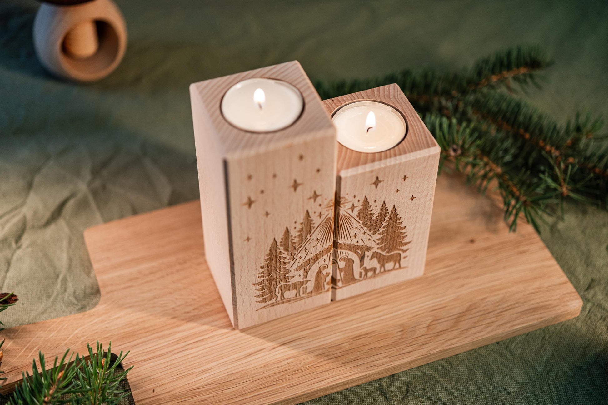 Krippe aus Holz, Teelichthalter mit Krippenfiguren, moderner Kerzenhalter, Mini Krippe, moderne Weihnachtskrippe, kleine Krippe aus Holz