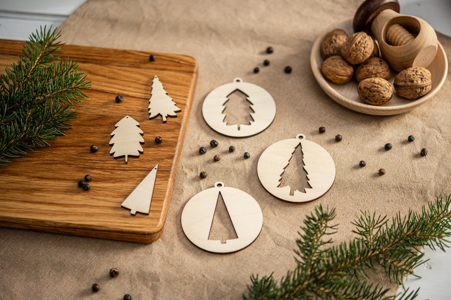 Weihnachtsbaum Anhänger Holz, Christbaumschmuck, Weihnachtsdekoration, Tannenbaumschmuck, Holz Deko, Geschenkanhänger, Weihnachtskugeln