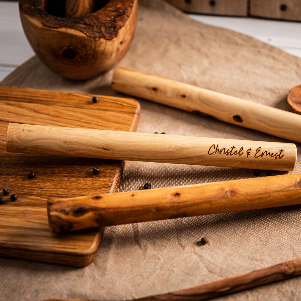 Teigroller Olivenholz mit Wunschgravur | Geschenk für Hobbybäcker