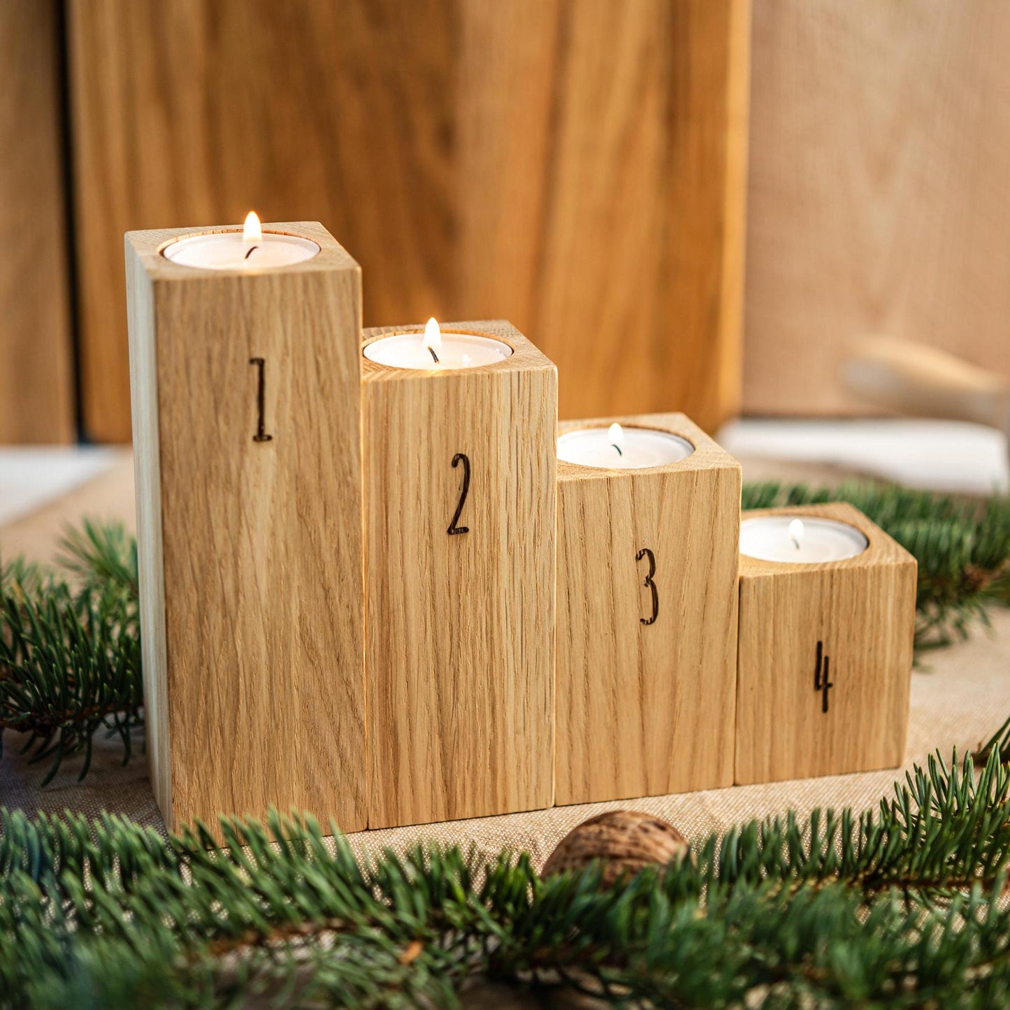 Schlichter Adventskranz aus Holz, 4er Set Kerzenhalter Nordic Style, Teelichthalter graviert, Kerzenständer Buchenholz, Eichenholz