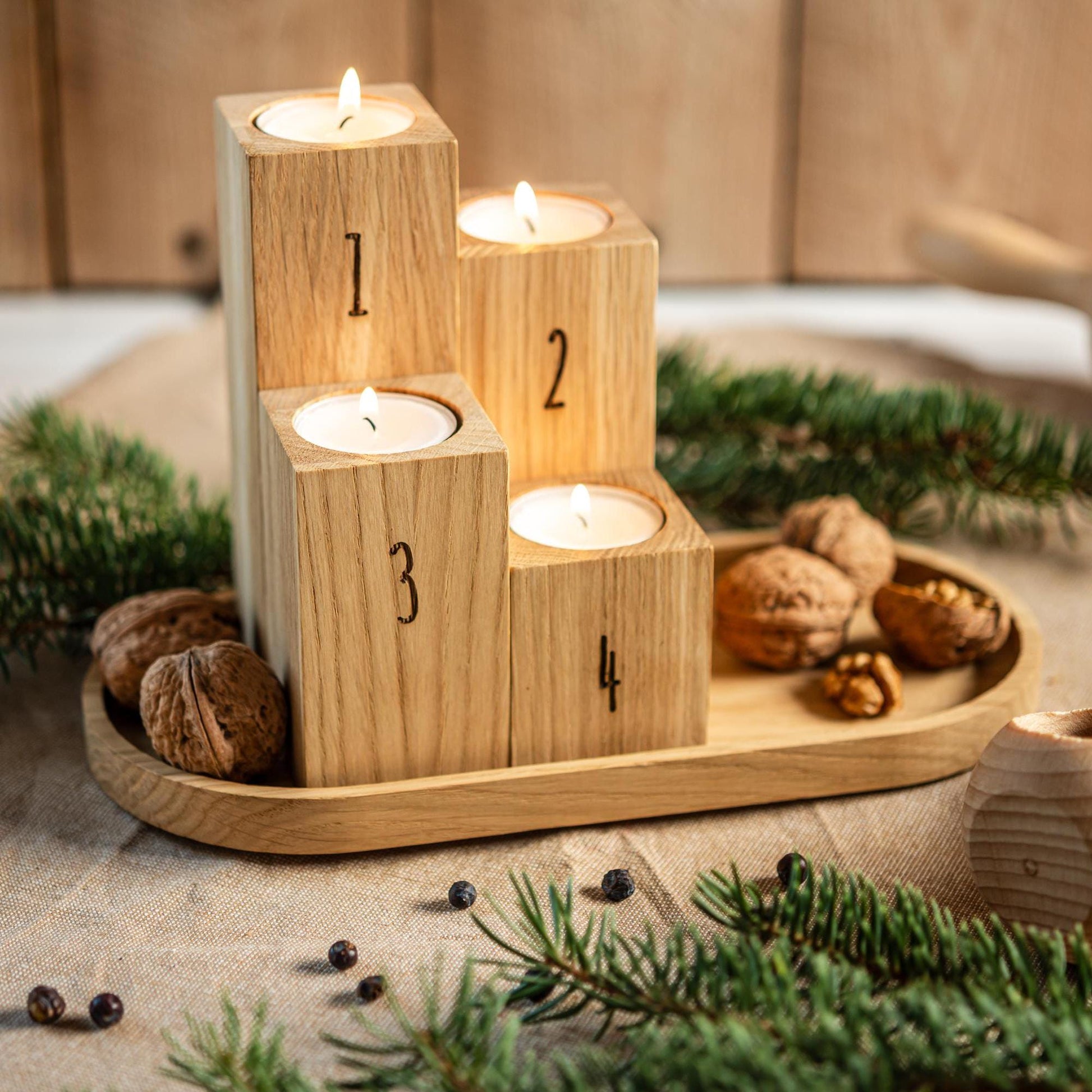 Schlichter Adventskranz aus Holz, 4er Set Kerzenhalter Nordic Style, Teelichthalter graviert, Kerzenständer Buchenholz, Eichenholz