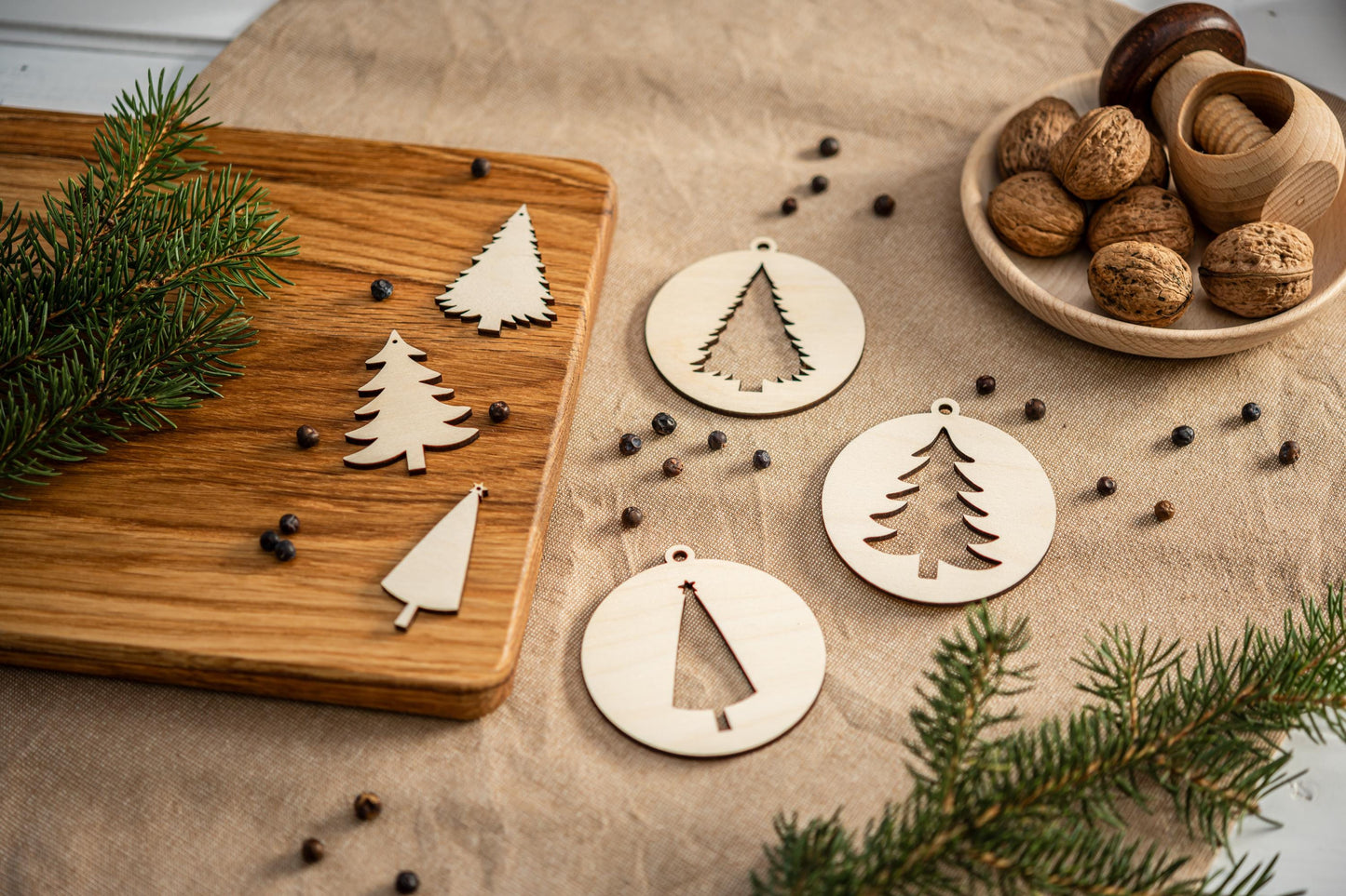 Weihnachtsbaum Anhänger Holz, Christbaumschmuck, Weihnachtsdekoration, Tannenbaumschmuck, Holz Deko, Geschenkanhänger, Weihnachtskugeln