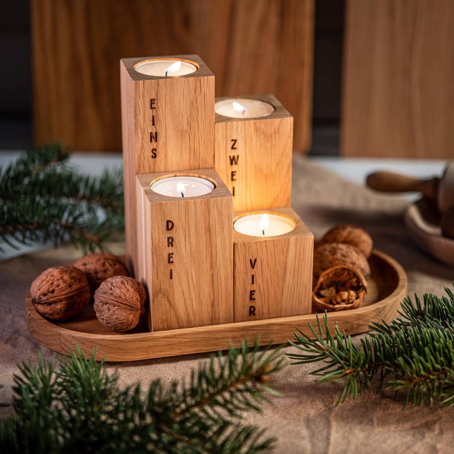 Adventskranz aus Holz, 4 Kerzenhalter, Adventsgesteck, Teelichthalter graviert, Kerzenständer Eichenholz, Adventskerzen Worte, modern