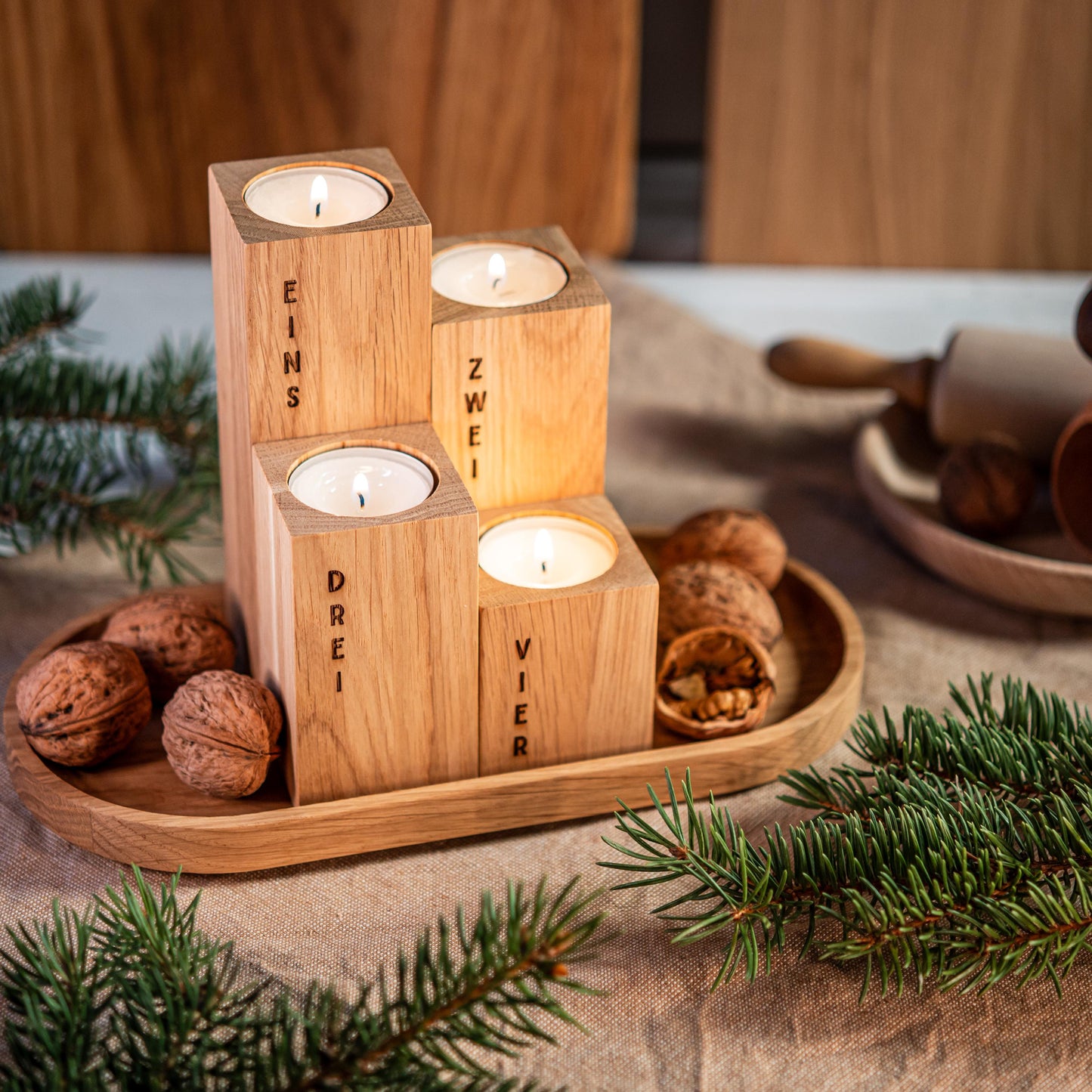 Adventskranz aus Holz, 4 Kerzenhalter, Adventsgesteck, Teelichthalter graviert, Kerzenständer Eichenholz, Adventskerzen Worte, modern