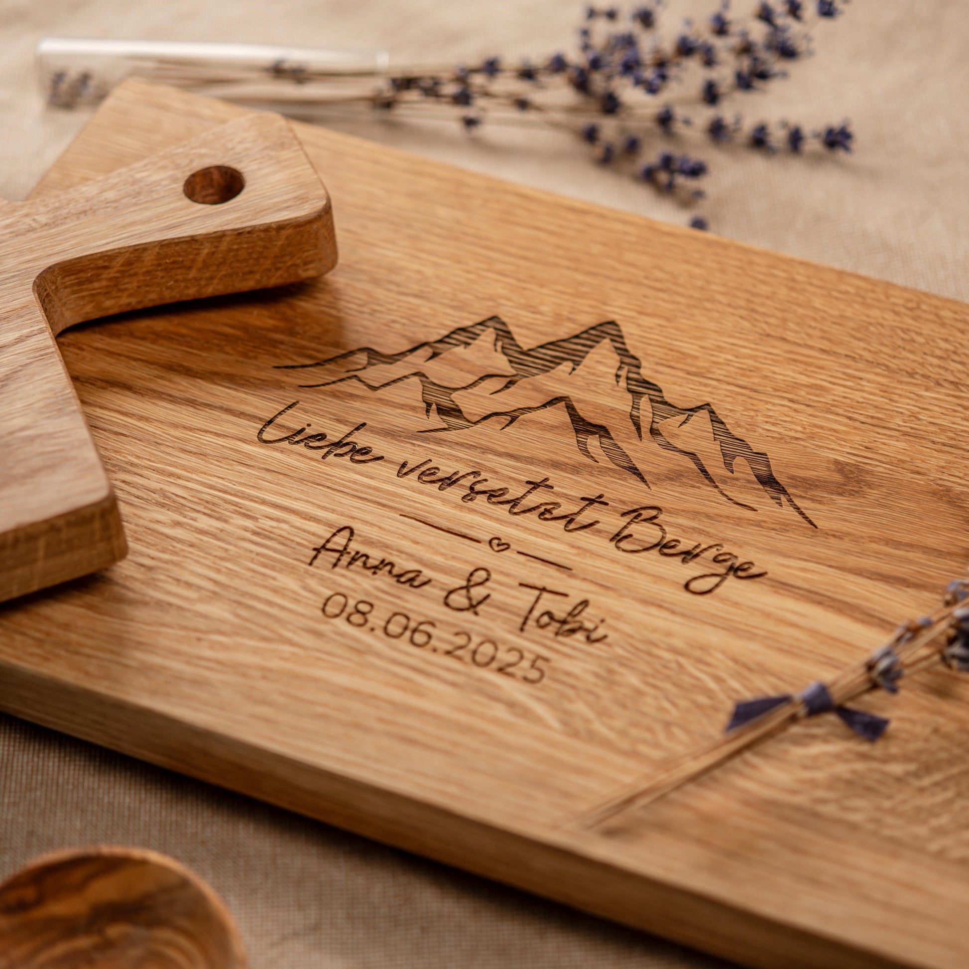 Geschenk Hochzeit, Hochzeitsgeschenk Berge, Schneidebrett, Holzbrett Hochzeit, Hochzeitsgeschenk Wandern, Liebe versetzt Berge