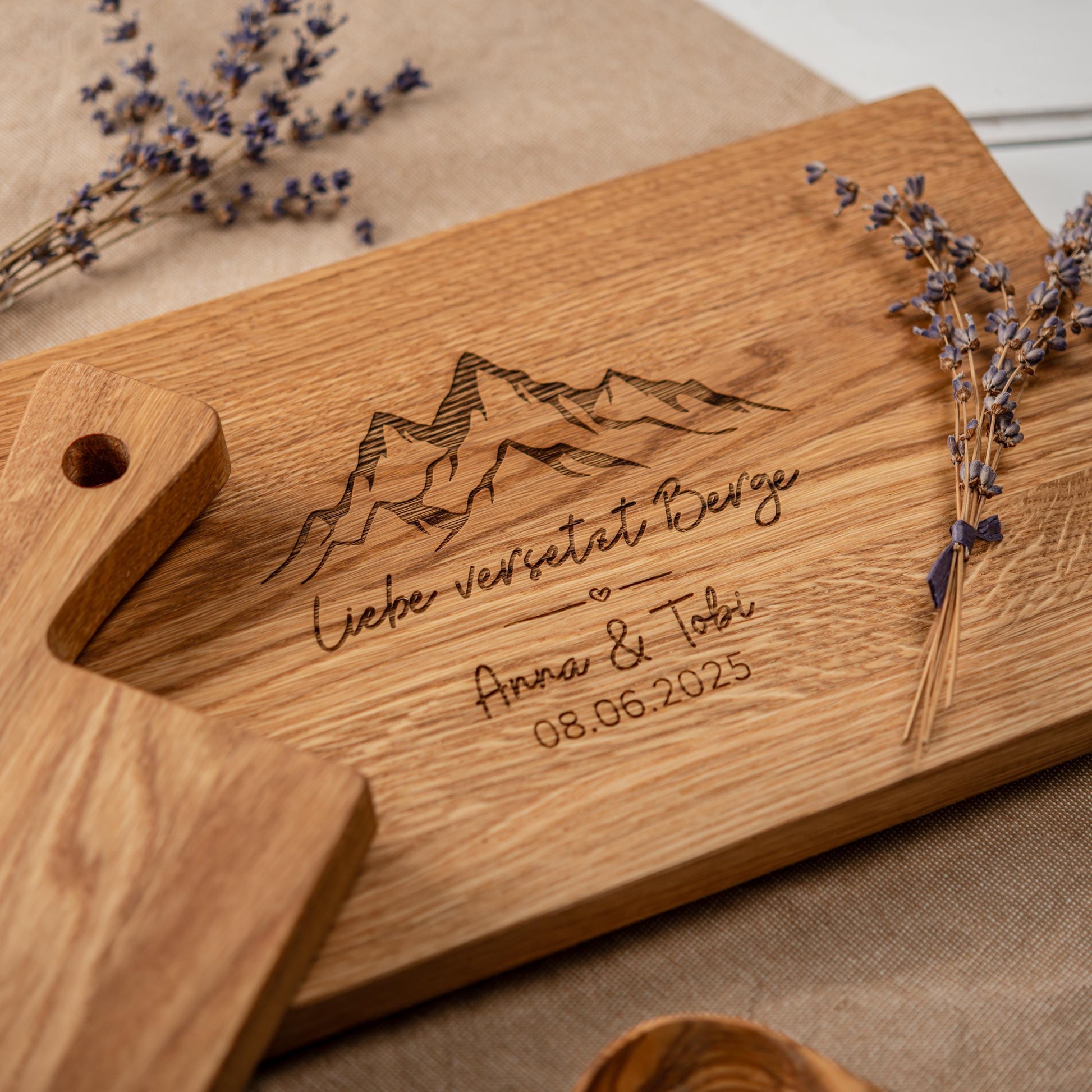 Geschenk Hochzeit, Hochzeitsgeschenk Berge, Schneidebrett, Holzbrett Hochzeit, Hochzeitsgeschenk Wandern, Liebe versetzt Berge