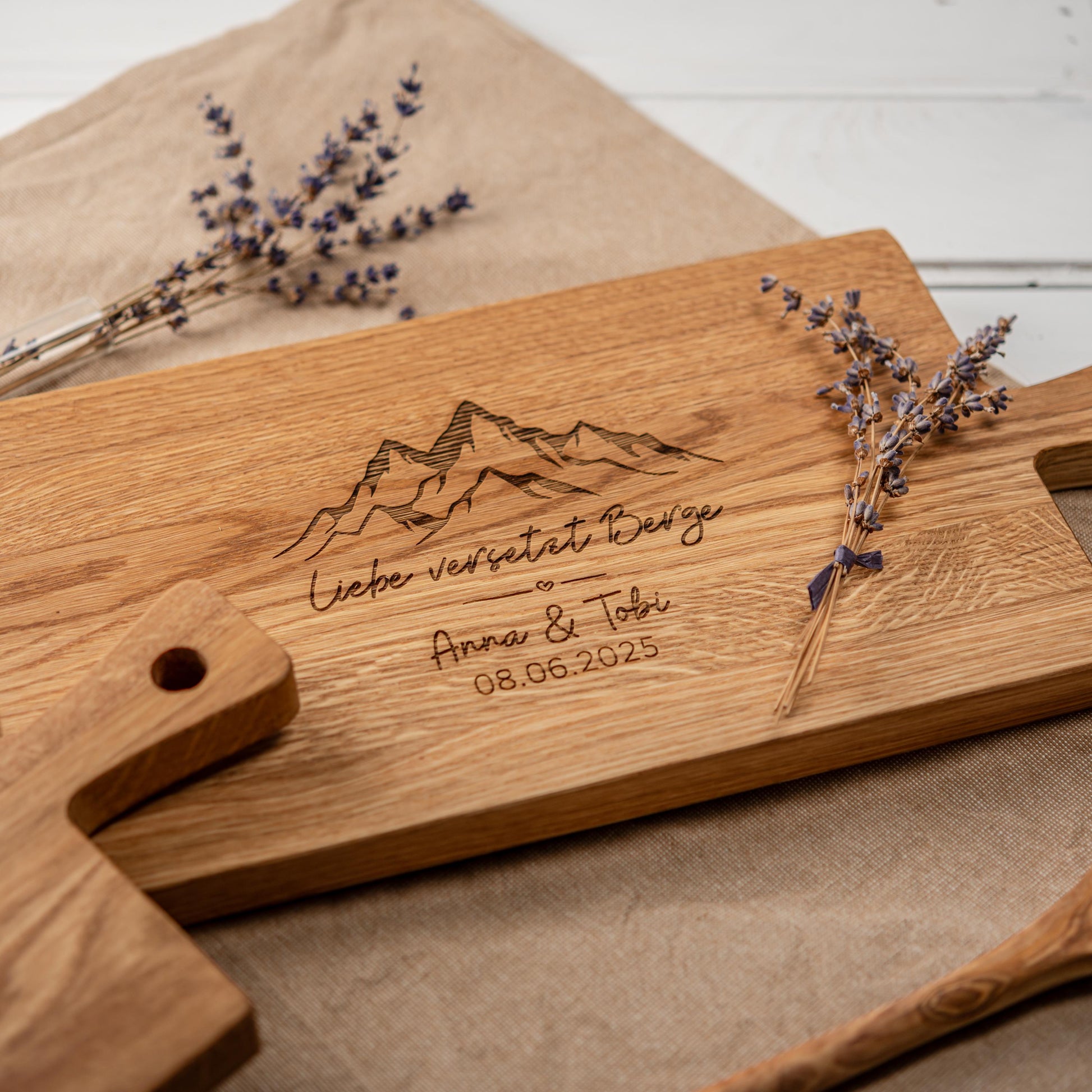 Geschenk Hochzeit, Hochzeitsgeschenk Berge, Schneidebrett, Holzbrett Hochzeit, Hochzeitsgeschenk Wandern, Liebe versetzt Berge