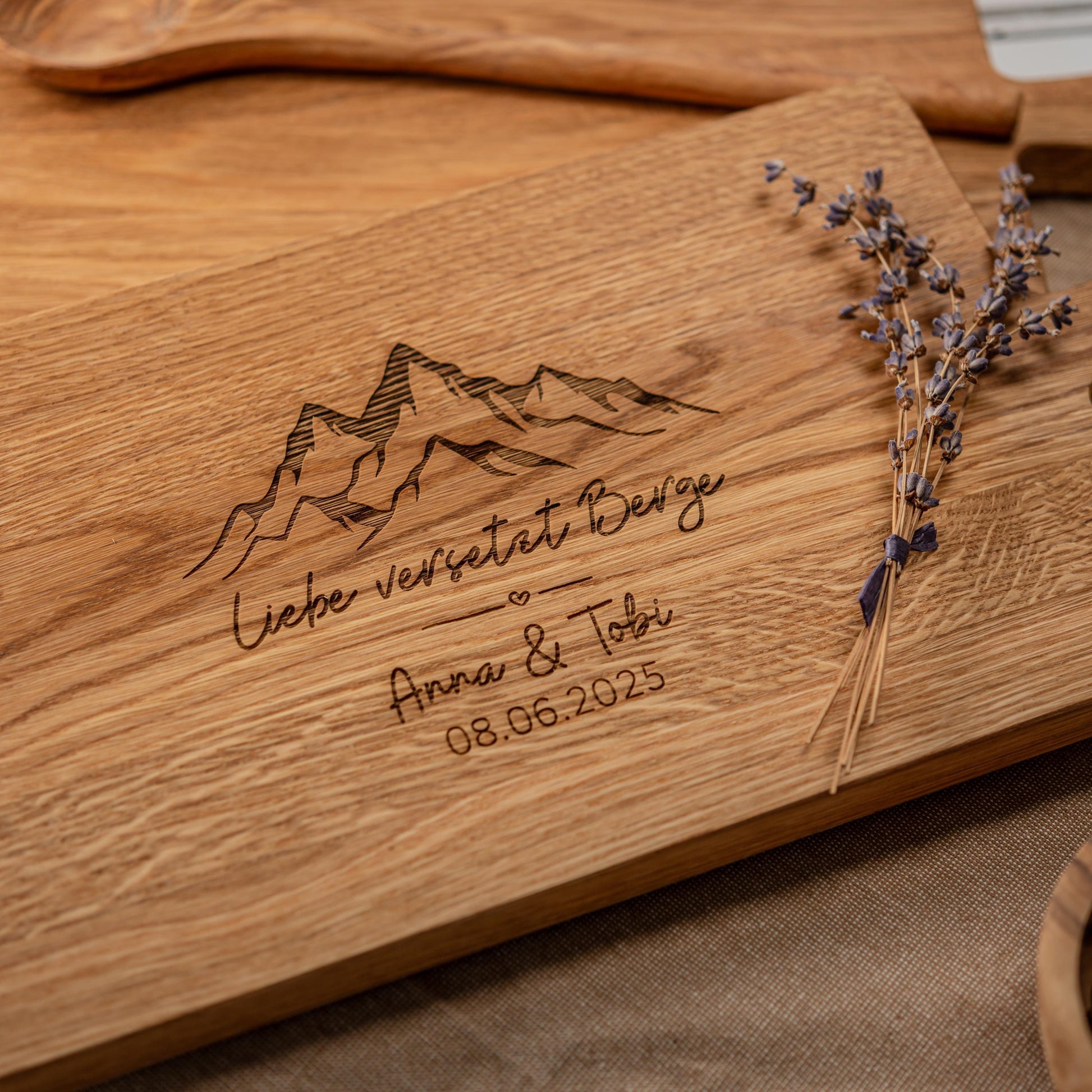 Geschenk Hochzeit, Hochzeitsgeschenk Berge, Schneidebrett, Holzbrett Hochzeit, Hochzeitsgeschenk Wandern, Liebe versetzt Berge