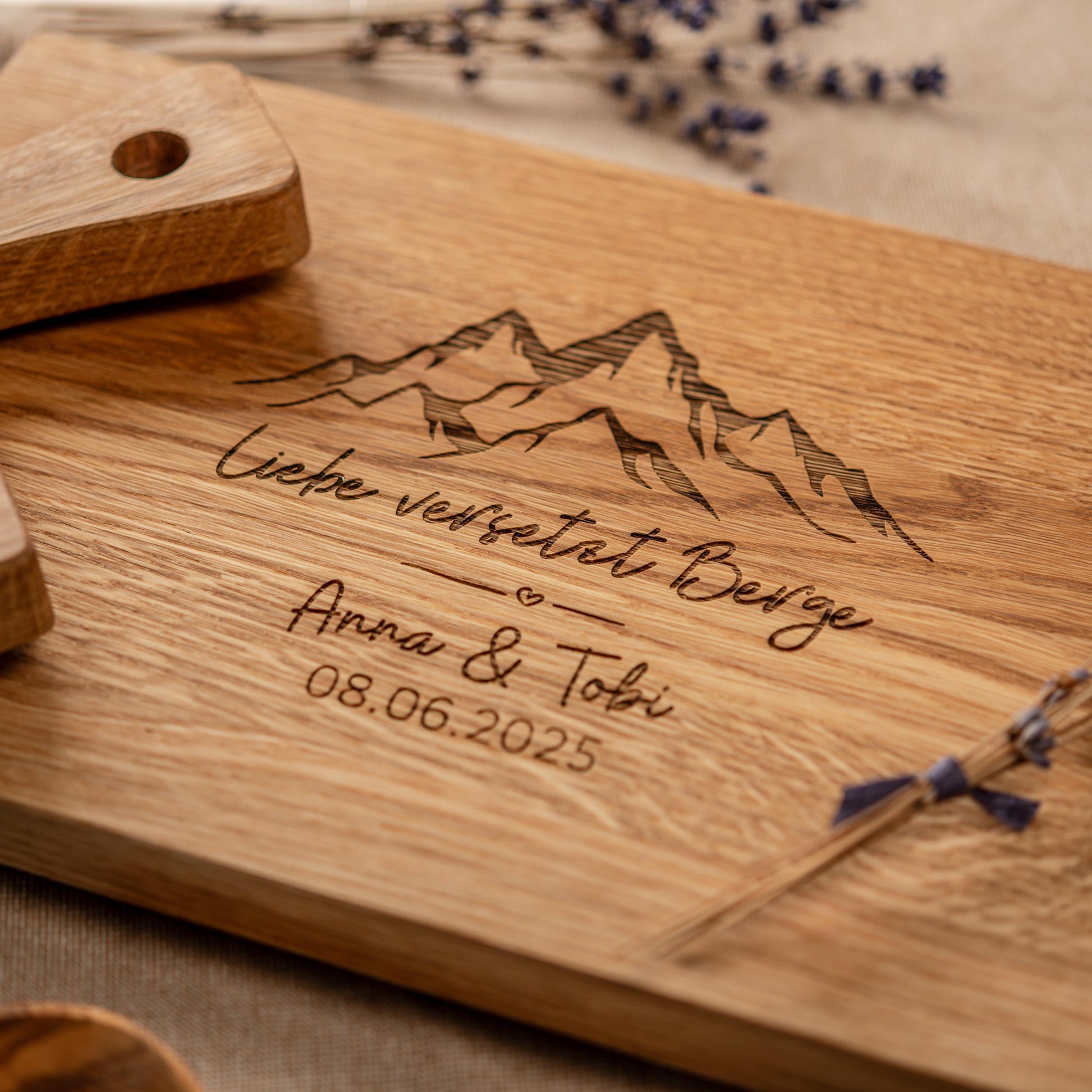 Geschenk Hochzeit, Hochzeitsgeschenk Berge, Schneidebrett, Holzbrett Hochzeit, Hochzeitsgeschenk Wandern, Liebe versetzt Berge