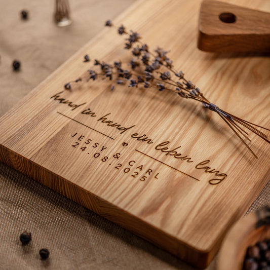 Schneidebrett, Hand in Hand ein Leben lang, Holzbrett personalisiert, Hochzeitsgeschenk, Geschenk Brautpaar, Brett Hochzeit