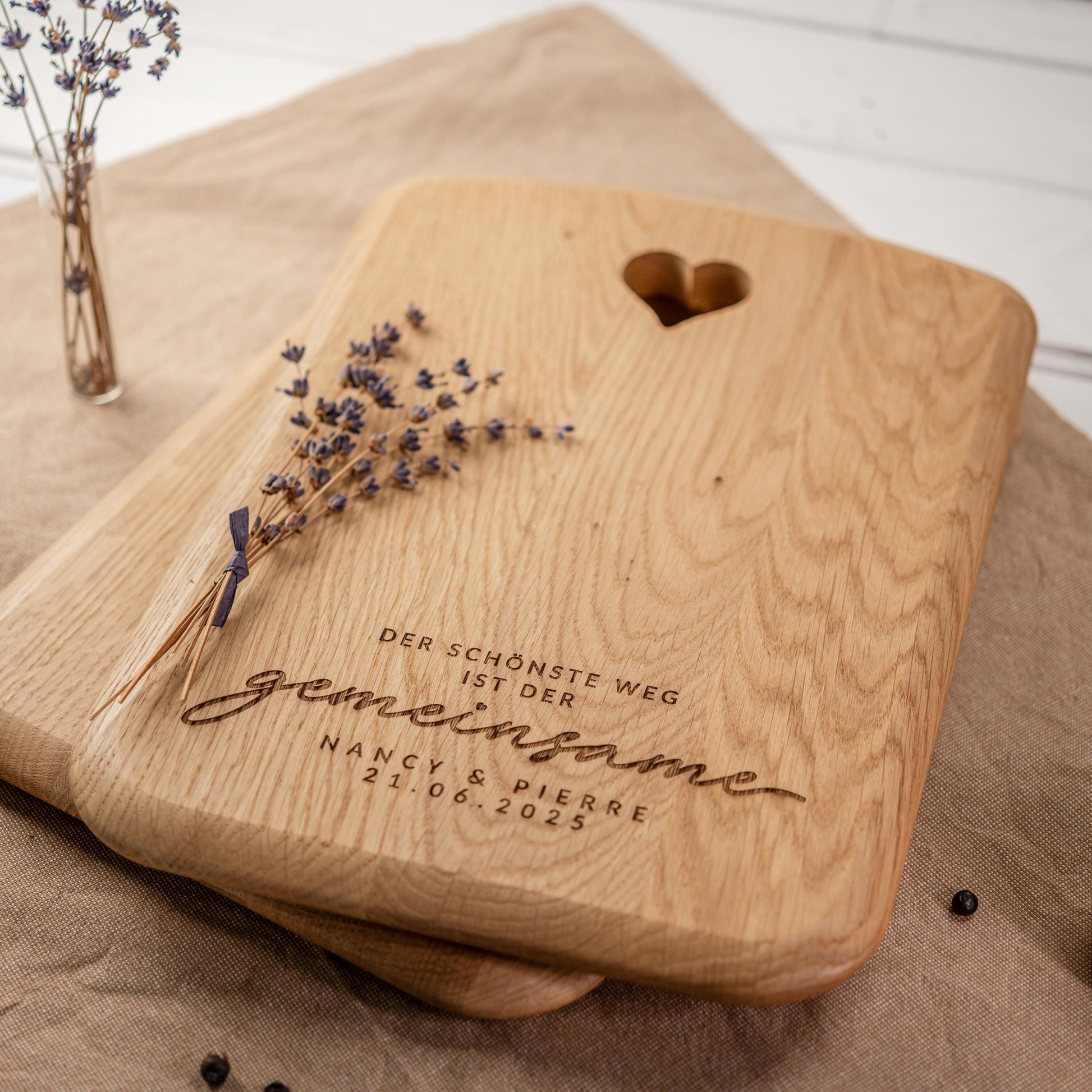 Schneidebrett Herz, Der schönste Weg ist der gemeinsame, Holzbrett personalisiert, Hochzeitsgeschenk, Geschenk Brautpaar, Silberhochzeit