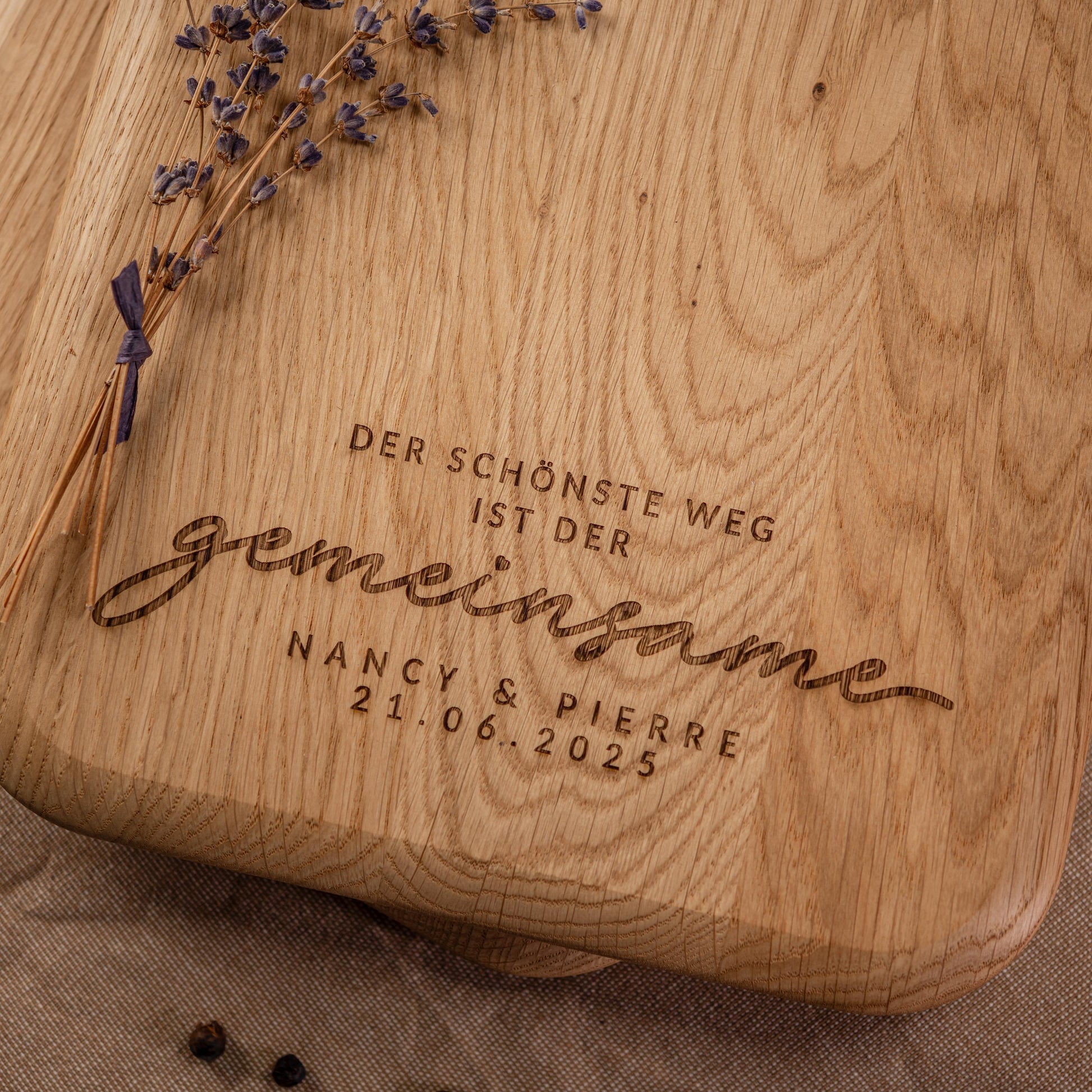 Schneidebrett Herz, Der schönste Weg ist der gemeinsame, Holzbrett personalisiert, Hochzeitsgeschenk, Geschenk Brautpaar, Silberhochzeit