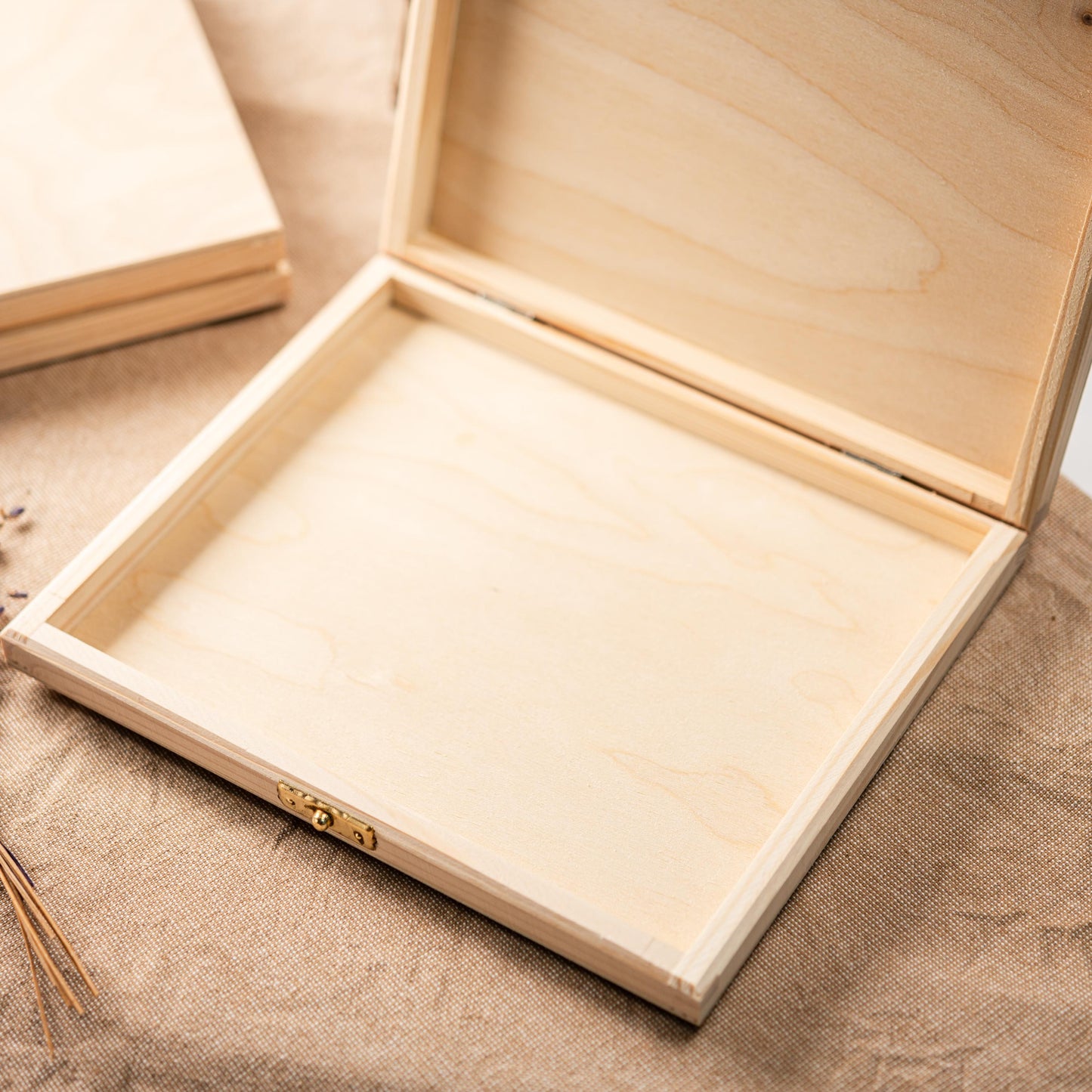 Geschenkbox Merci Holz, Holzbox personalisiert, Schokolade verschenken, Holzbox personalisiert, Geschenkidee Kollegin, Dankeschön Geschenk